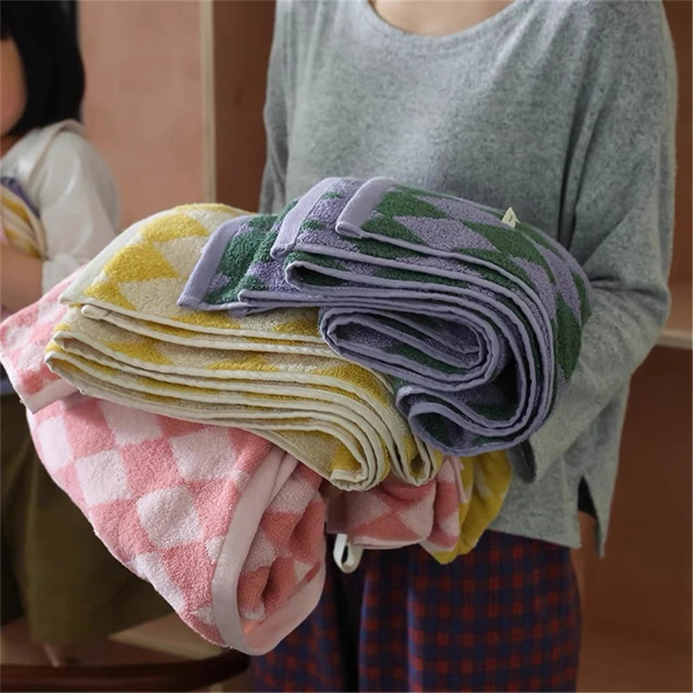 Retro Diamond Checkered Cotton Towel