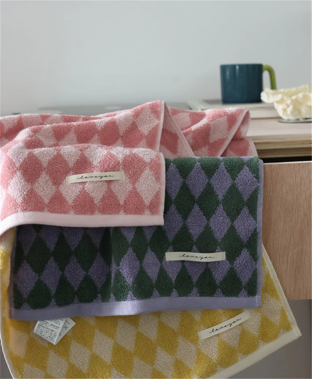 Retro Diamond Checkered Cotton Towel