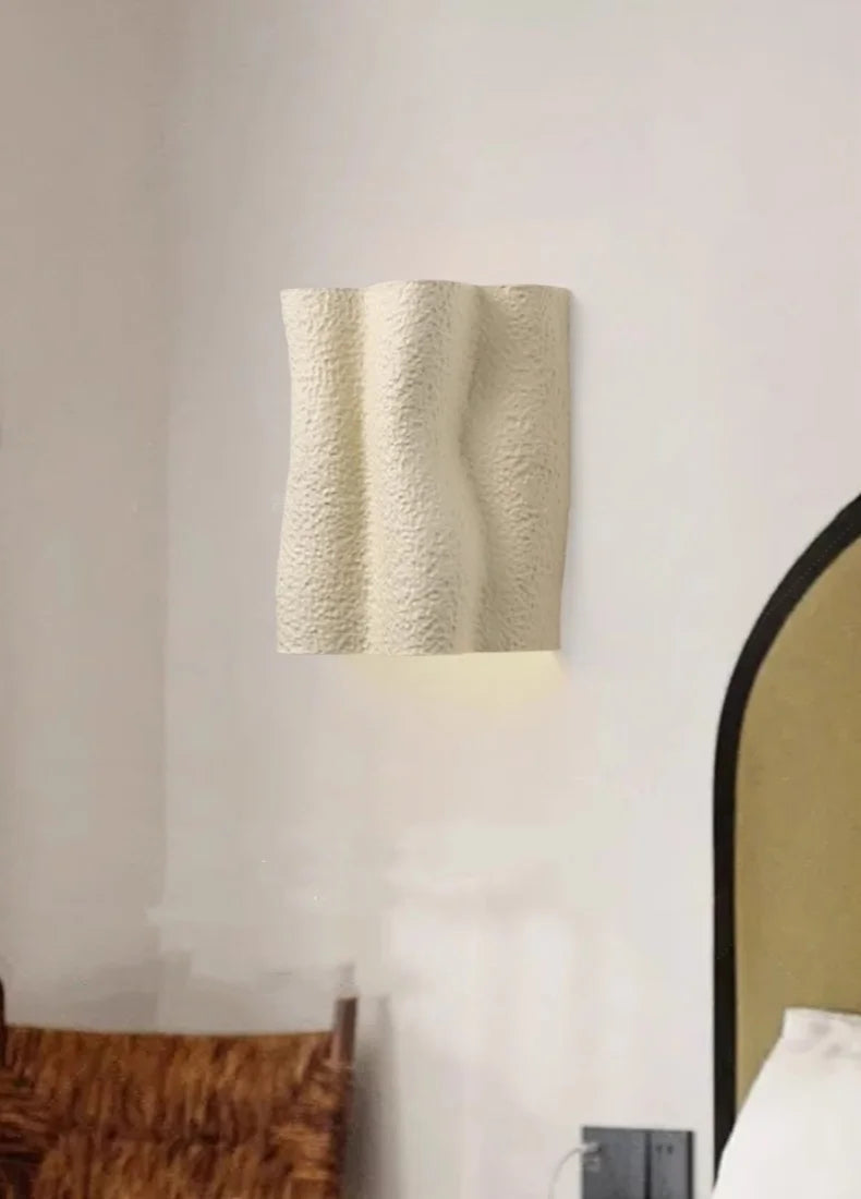 Modern Resin Wall Light – Sculptural LED Sconce