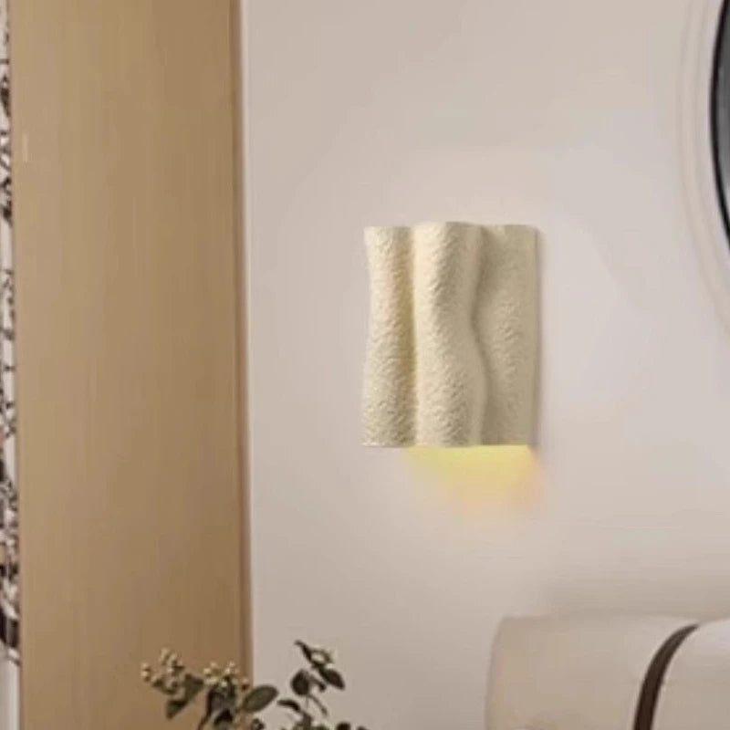 Modern Resin Wall Light – Sculptural LED Sconce