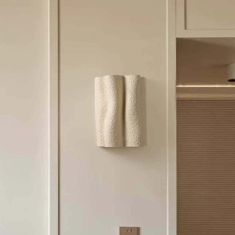 Modern Resin Wall Light – Sculptural LED Sconce